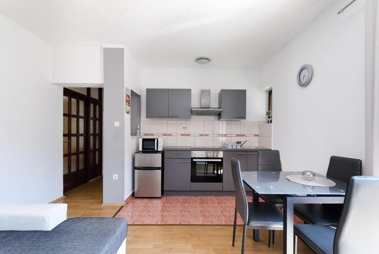 Apartments Luka Supetarska Draga Eksteriør bilde
